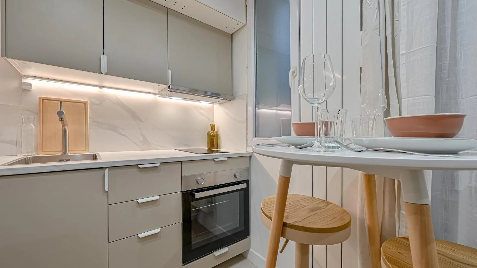 Studio Parisien 아파트