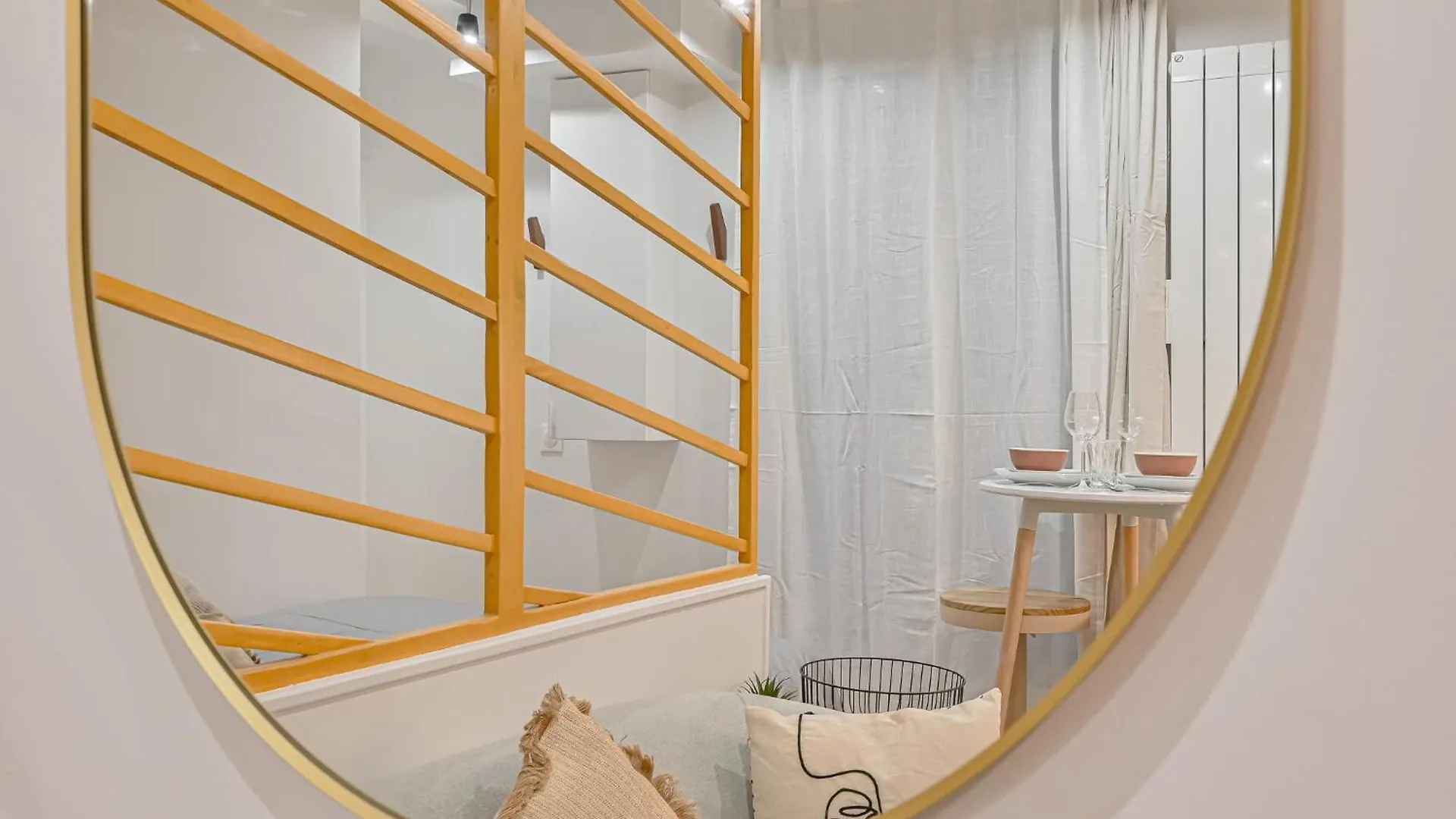 Studio Parisien Daire 0*, Paris Fransa